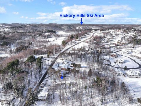 Tiny photo for 1404 Wayne Street, Traverse City, MI 49684 (MLS # 1941682)