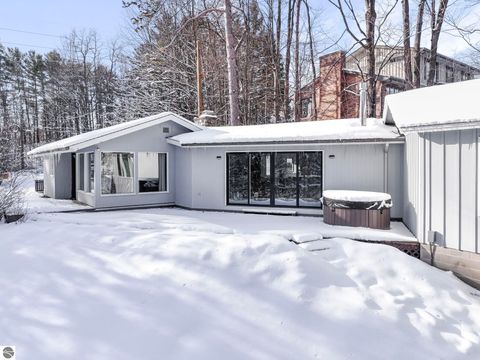 Tiny photo for 1404 Wayne Street, Traverse City, MI 49684 (MLS # 1941682)