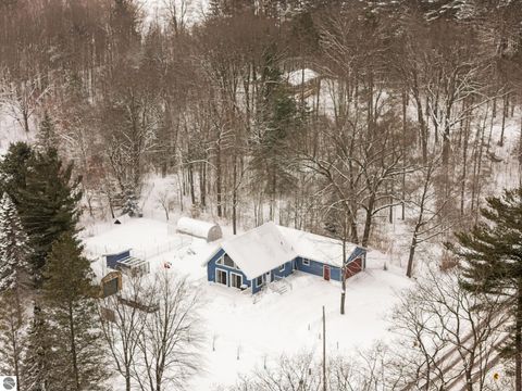Tiny photo for 9131 W Jennings Road, Lake City, MI 49651 (MLS # 1941818)