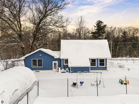 Tiny photo for 9131 W Jennings Road, Lake City, MI 49651 (MLS # 1941818)