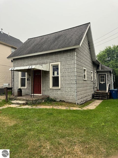 Tiny photo for 233 Second Avenue, Manistee, MI 49660 (MLS # 1948134)