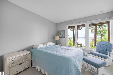 Tiny photo for 3058 Ishpeming Trail, Traverse City, MI 49686 (MLS # 1946782)