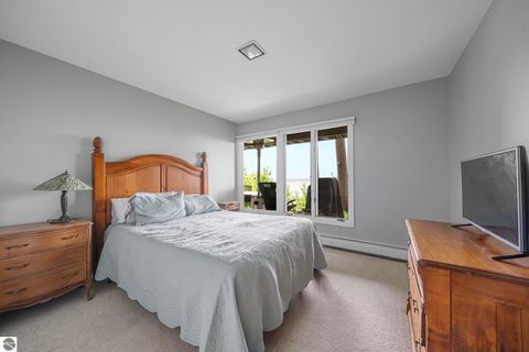 Tiny photo for 3058 Ishpeming Trail, Traverse City, MI 49686 (MLS # 1946782)