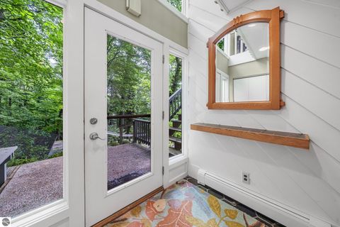Tiny photo for 3058 Ishpeming Trail, Traverse City, MI 49686 (MLS # 1946782)