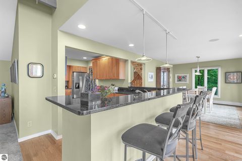 Tiny photo for 3058 Ishpeming Trail, Traverse City, MI 49686 (MLS # 1946782)