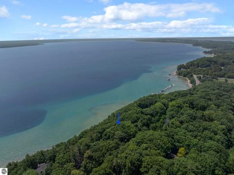 Tiny photo for 3058 Ishpeming Trail, Traverse City, MI 49686 (MLS # 1946782)