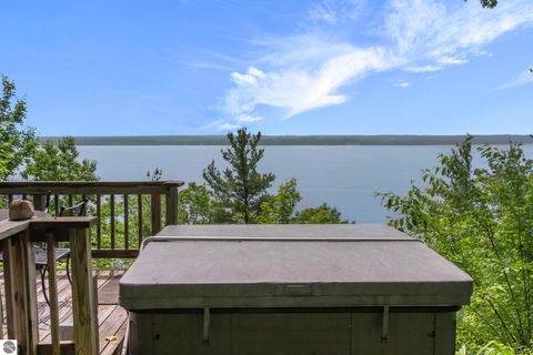 Tiny photo for 3058 Ishpeming Trail, Traverse City, MI 49686 (MLS # 1946782)