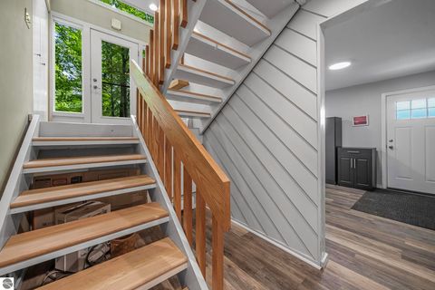 Tiny photo for 3058 Ishpeming Trail, Traverse City, MI 49686 (MLS # 1946782)