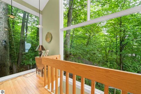 Tiny photo for 3058 Ishpeming Trail, Traverse City, MI 49686 (MLS # 1946782)