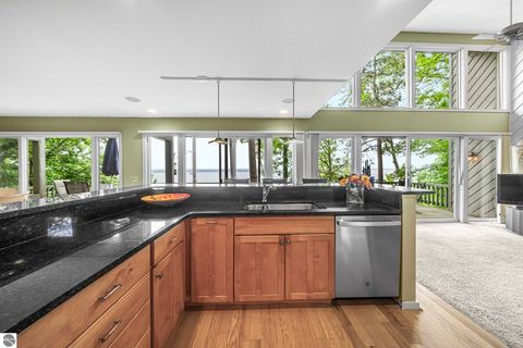 Tiny photo for 3058 Ishpeming Trail, Traverse City, MI 49686 (MLS # 1946782)