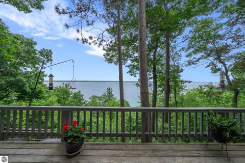 Tiny photo for 3058 Ishpeming Trail, Traverse City, MI 49686 (MLS # 1946782)