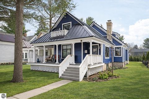 Photo of 525 Fifth Street, Traverse City, MI 49684 (MLS # 1943483)