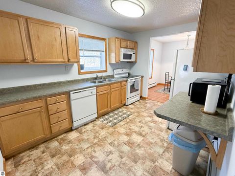 Tiny photo for 512 S Grover Avenue, Alma, MI 48801 (MLS # 1941660)