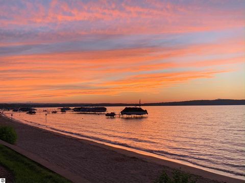 Tiny photo for 1941 US-31 N #15, Traverse City, MI 49686 (MLS # 1942817)