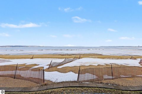 Tiny photo for 1941 US-31 N #15, Traverse City, MI 49686 (MLS # 1942817)