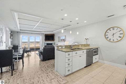 Tiny photo for 1941 US-31 N #15, Traverse City, MI 49686 (MLS # 1942817)