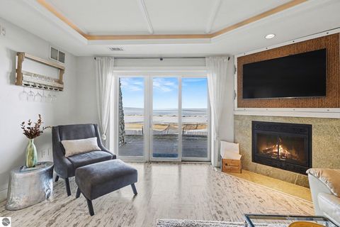 Tiny photo for 1941 US-31 N #15, Traverse City, MI 49686 (MLS # 1942817)