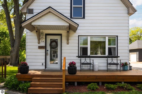 Tiny photo for 314 Barlow Street, Traverse City, MI 49686 (MLS # 1945918)