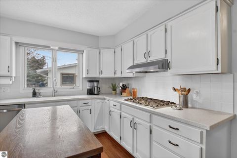 Tiny photo for 980 Glencoe Road, Alma, MI 48801 (MLS # 1943215)