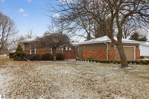 Tiny photo for 980 Glencoe Road, Alma, MI 48801 (MLS # 1943215)