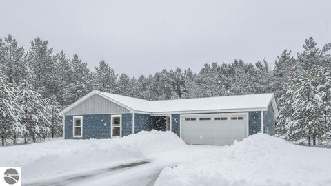 Photo of 2715 Sawyer Road, Traverse City, MI 49685 (MLS # 1941627)