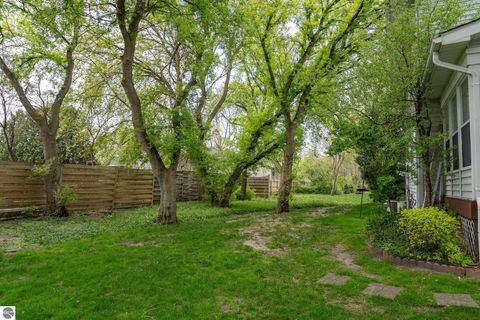 Tiny photo for 1604 E Gaylord Street, Mt Pleasant, MI 48858 (MLS # 1944953)