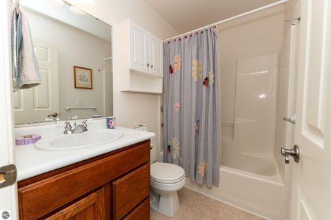 Tiny photo for 1604 E Gaylord Street, Mt Pleasant, MI 48858 (MLS # 1944953)