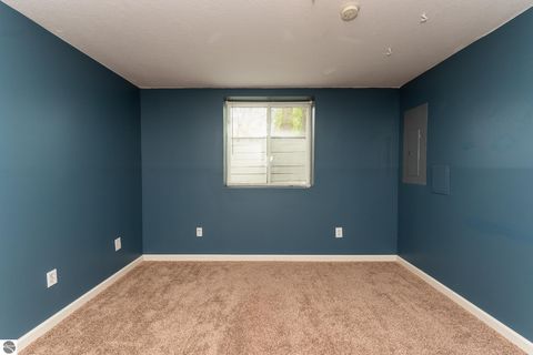 Tiny photo for 1604 E Gaylord Street, Mt Pleasant, MI 48858 (MLS # 1944953)