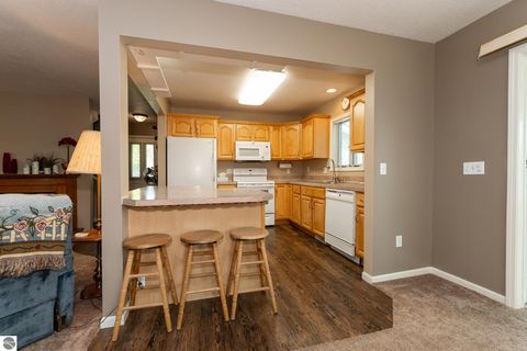 Tiny photo for 1604 E Gaylord Street, Mt Pleasant, MI 48858 (MLS # 1944953)