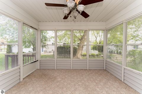 Tiny photo for 1604 E Gaylord Street, Mt Pleasant, MI 48858 (MLS # 1944953)