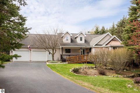 Photo of 904 Bertina Lane, Traverse City, MI 49696 (MLS # 1944343)