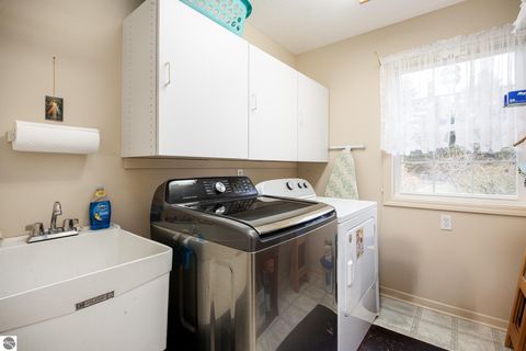 Tiny photo for 904 Bertina Lane, Traverse City, MI 49696 (MLS # 1944343)