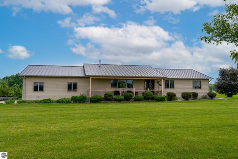 Tiny photo for 4597 W Baseline Road, Mt Pleasant, MI 48858 (MLS # 1946430)