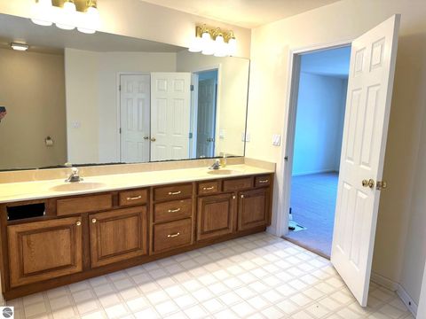 Tiny photo for 1511 Eastpointe Drive, Mt Pleasant, MI 48858 (MLS # 1944052)