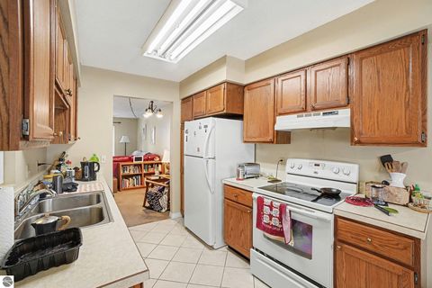 Tiny photo for 340 Applewood Lane, Mt Pleasant, MI 48858 (MLS # 1942088)