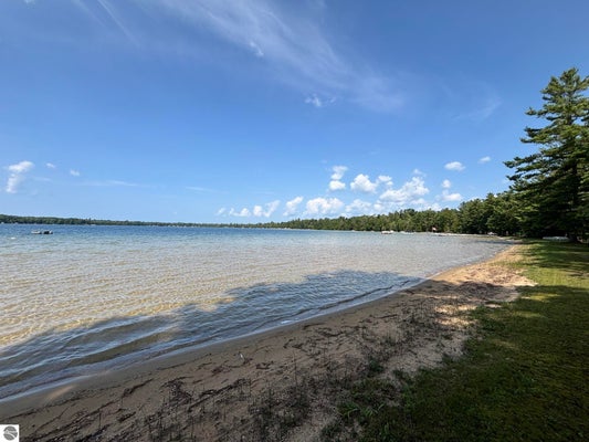 14438 WILLIAMS DR, ELK RAPIDS, MI 49629 - Image 981d45e88ea398c2a20f93cc0e1e5fbe/4272611249