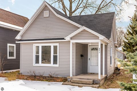 Photo of 848 E State Street, Traverse City, MI 49686 (MLS # 1943789)