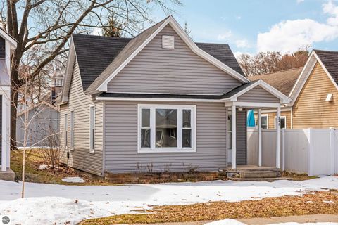 Tiny photo for 848 E State Street, Traverse City, MI 49686 (MLS # 1943789)