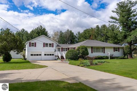 Photo of 8824 E Pickard Road, Mt Pleasant, MI 48858 (MLS # 1944893)