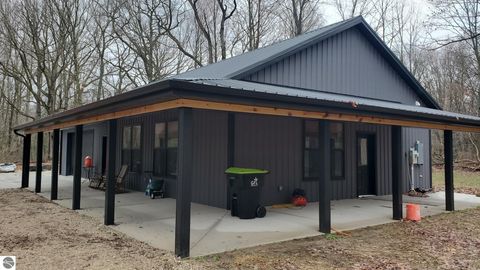 Photo of 661 Forest, Lake, MI 48632 (MLS # 1943918)