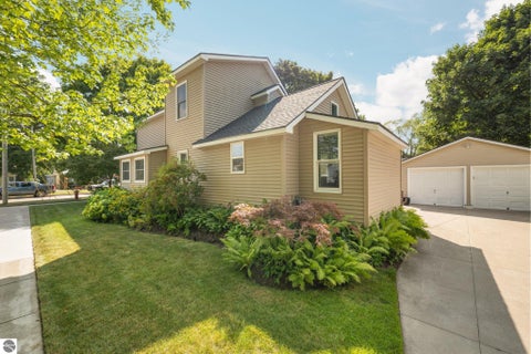 Tiny photo for 802 Randolph Street, Traverse City, MI 49684 (MLS # 1949748)