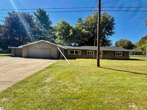 Tiny photo for 440 S Chippewa Street, Shepherd, MI 48883 (MLS # 1951024)