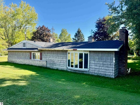 Tiny photo for 440 S Chippewa Street, Shepherd, MI 48883 (MLS # 1951024)