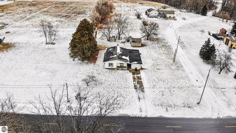 Tiny photo for 4820 W Lincoln Road, Alma, MI 48801 (MLS # 1942536)