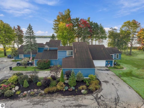Tiny photo for 107 North Shore Drive #4, Cadillac, MI 49601 (MLS # 1951264)