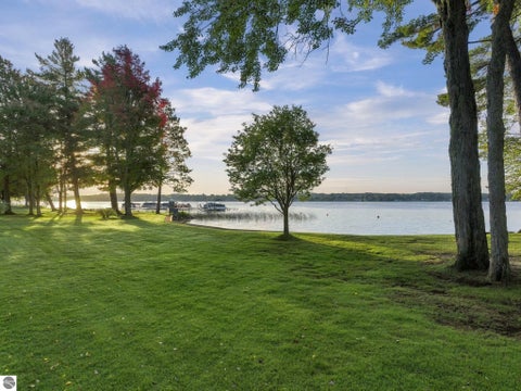 Tiny photo for 107 North Shore Drive #4, Cadillac, MI 49601 (MLS # 1951264)