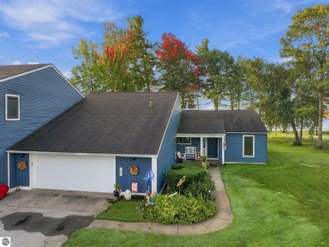 Photo of 107 North Shore Drive #4, Cadillac, MI 49601 (MLS # 1951264)