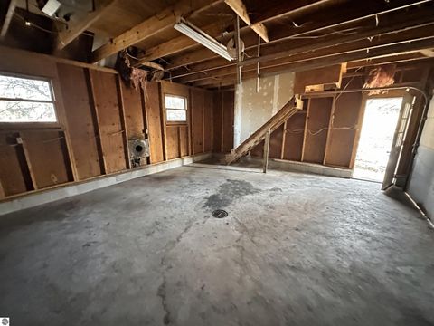 Tiny photo for 921 Washington Street, Traverse City, MI 49686 (MLS # 1941732)