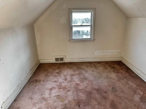 Tiny photo for 921 Washington Street, Traverse City, MI 49686 (MLS # 1941732)