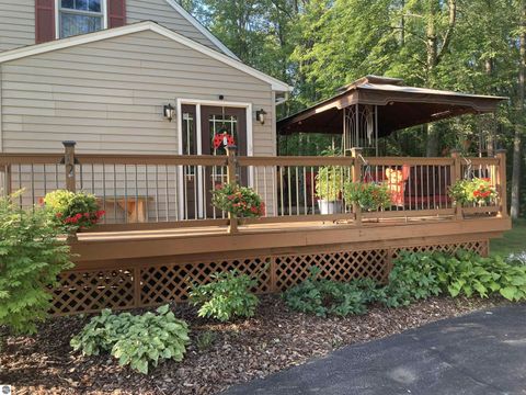 Tiny photo for 3400 N Sturgeon Road, Midland, MI 48640 (MLS # 1940918)